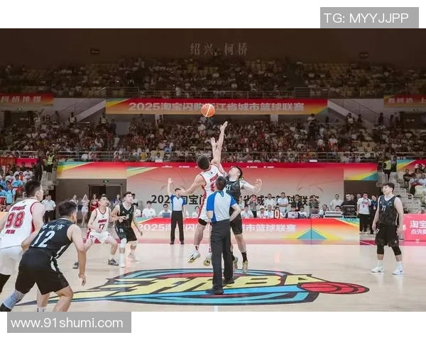 在浙BA的场地上请浙BA球星做辅导,浙江省小篮球沙龙超级联赛开赛